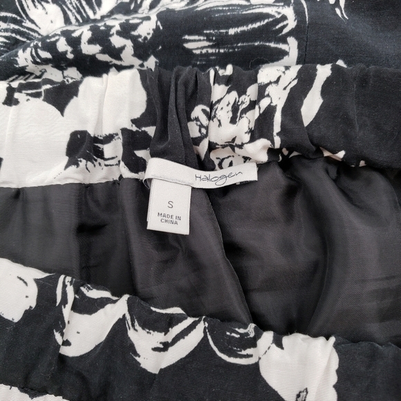 LOFT Black and White Silk Blend Pull on Floral Skirt w/ Pockets - Picture 4 of 6